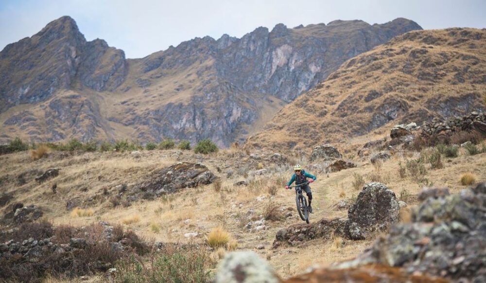 Women's mountain bike camp in Peru riding in the alpine